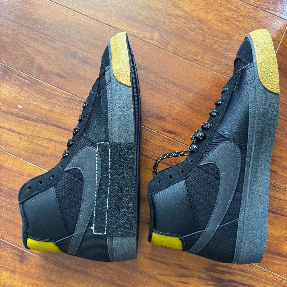 Size 11.5 Nike Pro Club - Black Bronzine